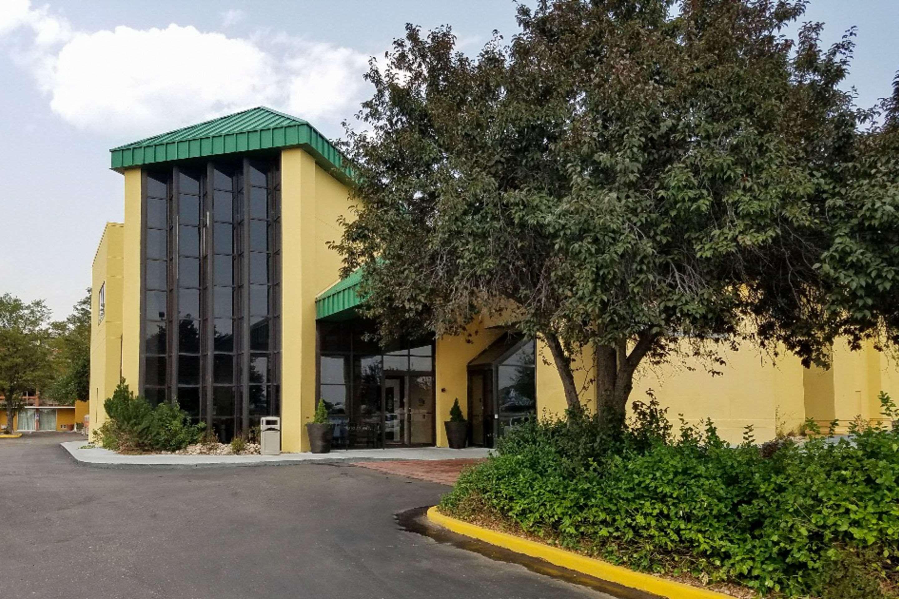 פורט קולינס Clarion Inn מראה חיצוני תמונה