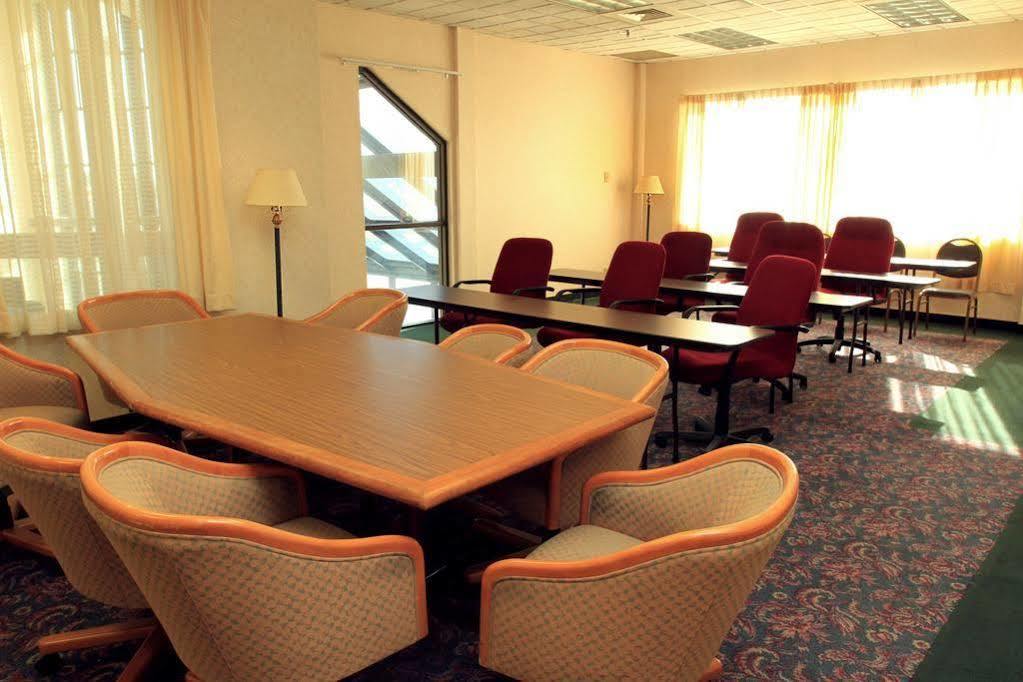 פורט קולינס Clarion Inn מראה חיצוני תמונה