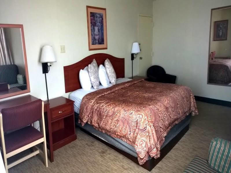 פורט קולינס Clarion Inn מראה חיצוני תמונה